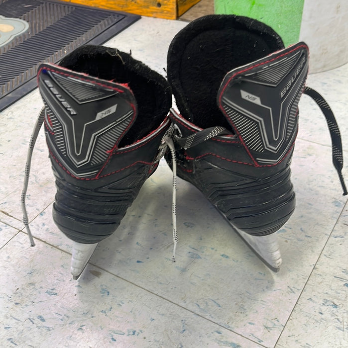 Used Bauer NS Size 10 Youth Skates