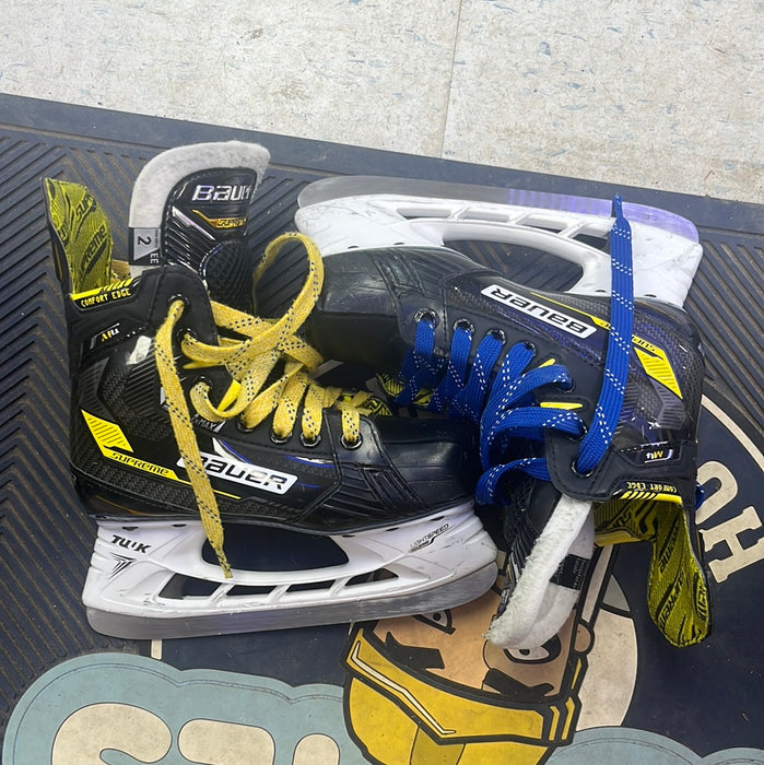 Used Bauer Supreme M4 Size 2 EE Player Skates