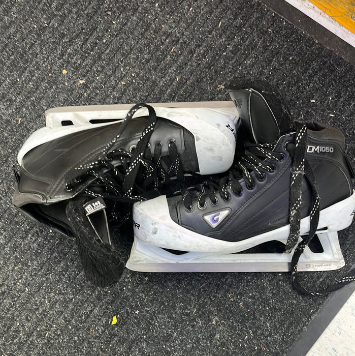Used Graf DM1050 Size 8.5 Goal Skates