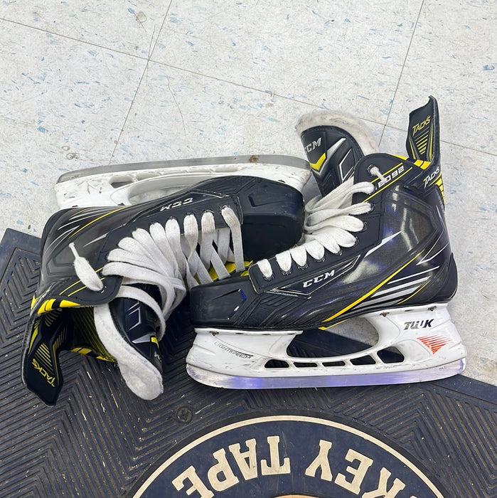 Used CCM Tacks 6092 Size 9 Skates