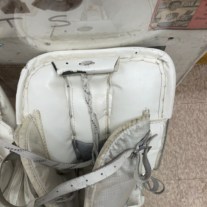 Used CCM Premier R1.9 31”+1” Goalie Pads