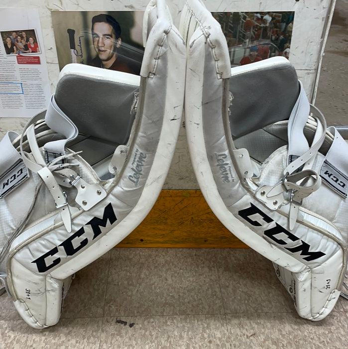 Used CCM Premier R1.9 31”+1” Goalie Pads