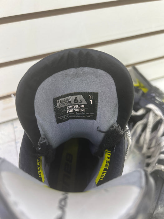 Used Bauer Vapor Hyperlite 2 Intermediate Player Skates