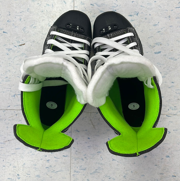 Used Bauer Vapor XLS Size 5 Player Skates