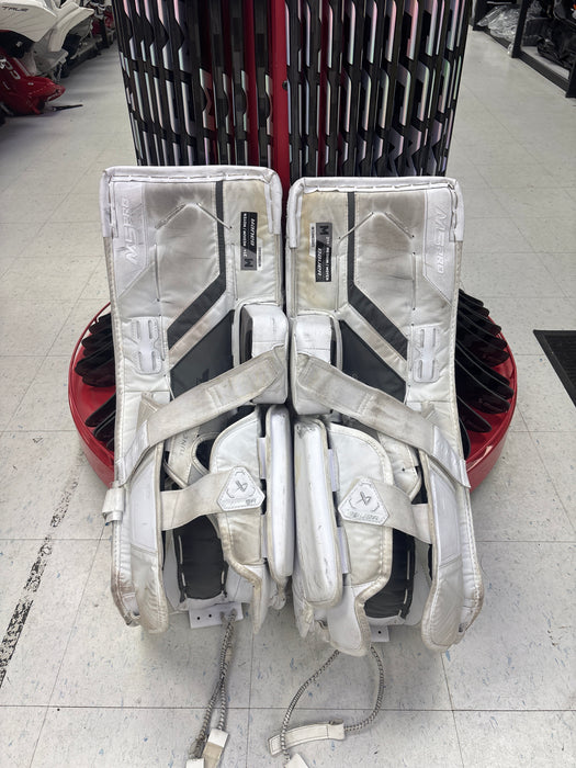 Used Bauer Supreme M5 Pro Intermediate Medium (31+) Goal Pads