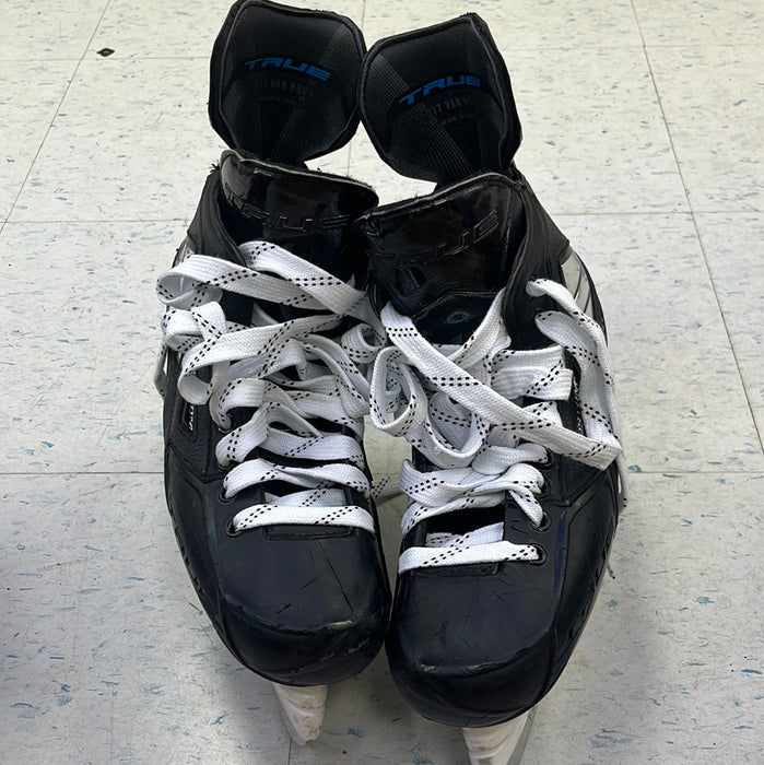 Used True Custom Size 8.5 Player Skates