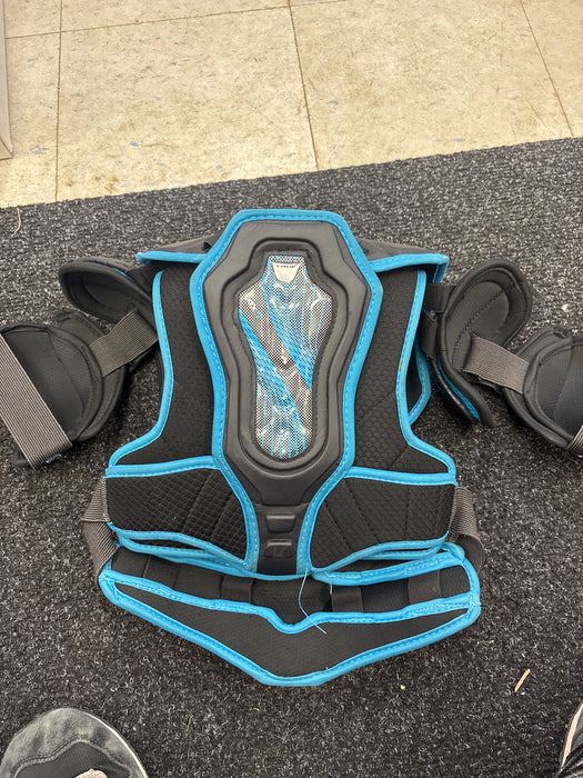 Used True AX7 Junior Medium Shoulder Pad