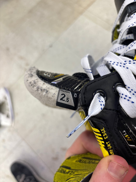 Used Bauer Supreme M4 Size 2.5D Skates