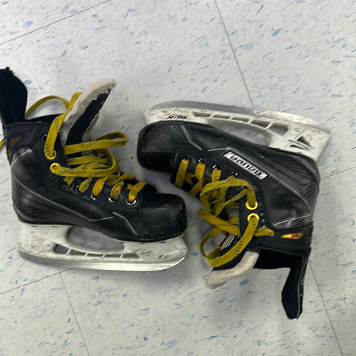 Used Bauer Supreme 160 Size 13 Youth Player Skates