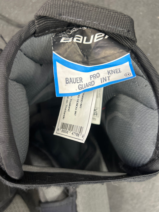 Demo Bauer Pro Intermediate Goal Knee Guards