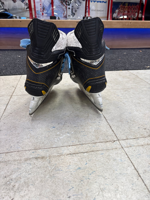 Used Bauer Supreme One.8 Size 3.0D Skates