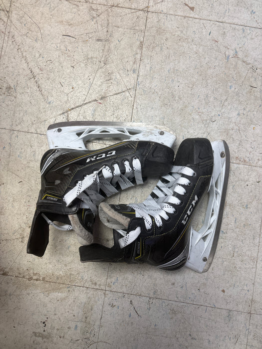 Used CCM Tacks 9060 Skates Size 5.0 EE