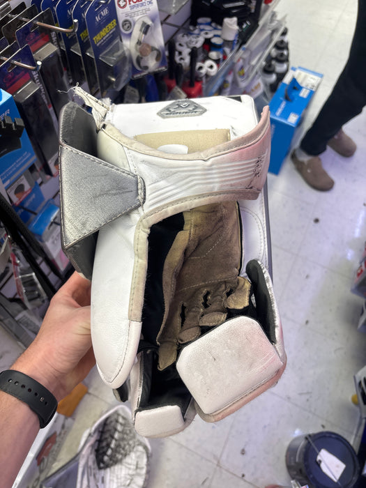 Used Bauer Vapor Hyperlite 2 Senior and Blocker Set