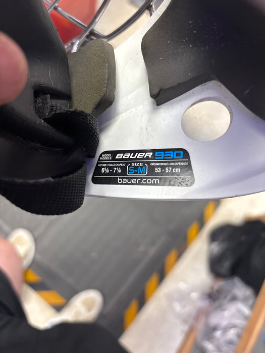 Used Bauer 930 Senior Small/Medium Mask