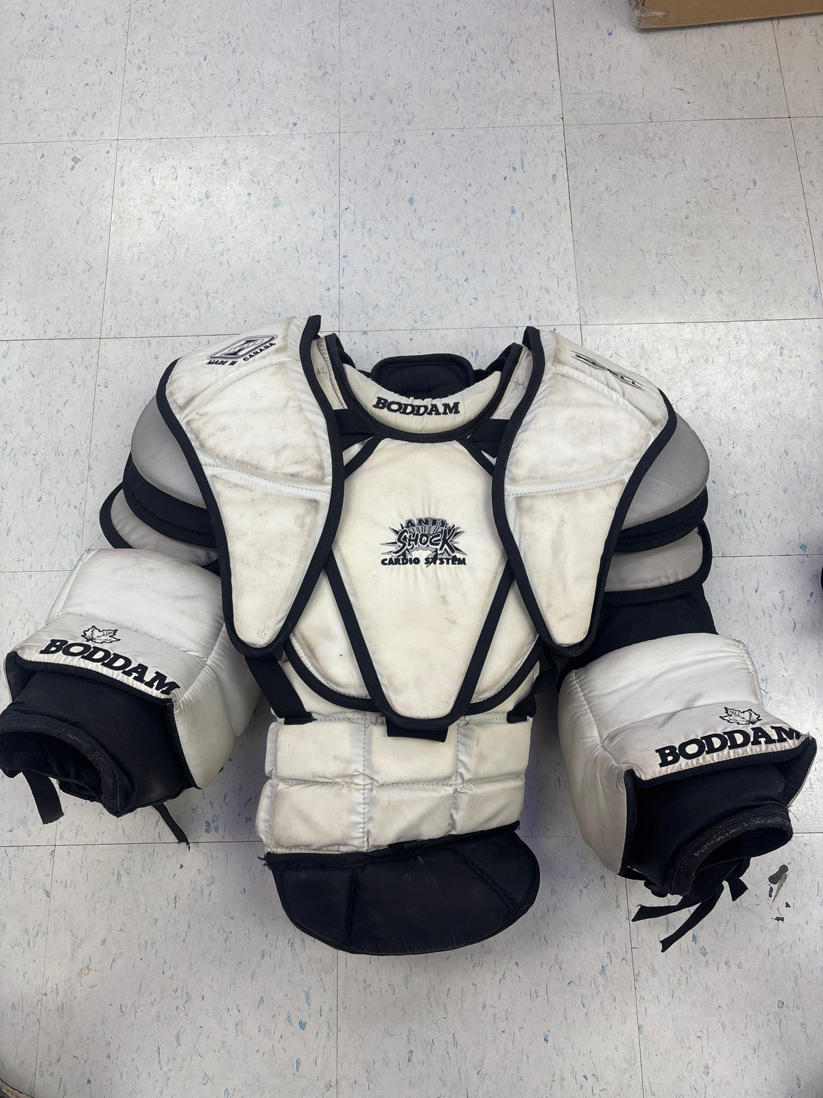 Used Boddam Senior Medium Chest Protector — Crow's Sports Hockey