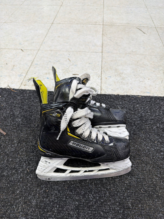 Used Bauer Supreme 2s Youth 13.0 Skates