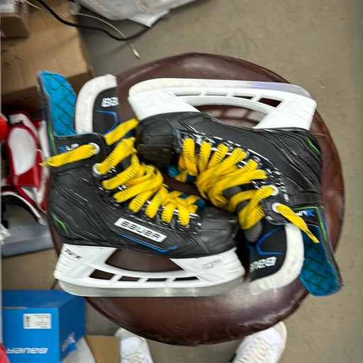 Used Bauer XLP Size 1.0 Junior Skates
