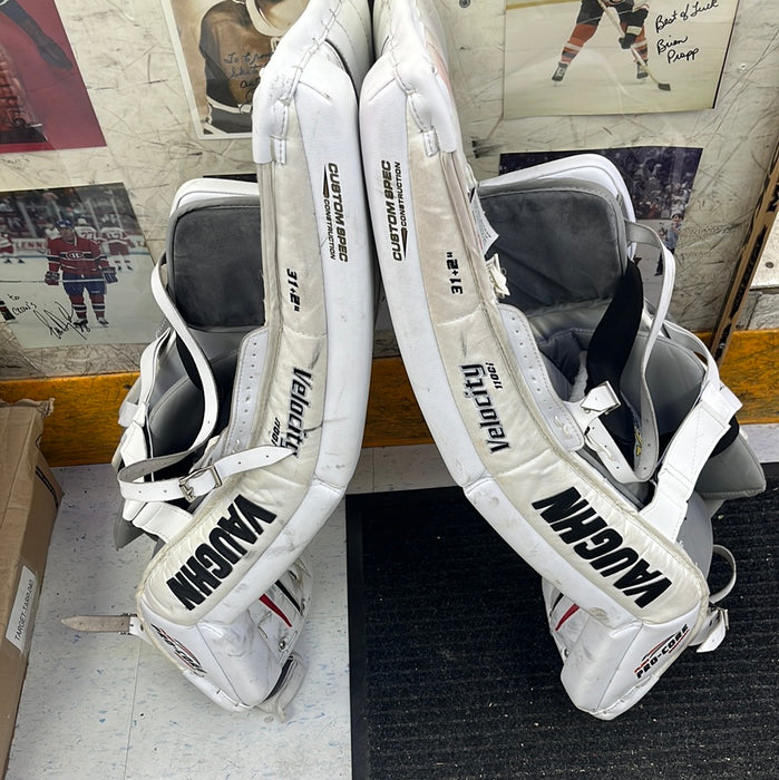 Used Vaughn Velocity V6 31+2 Goal Pads