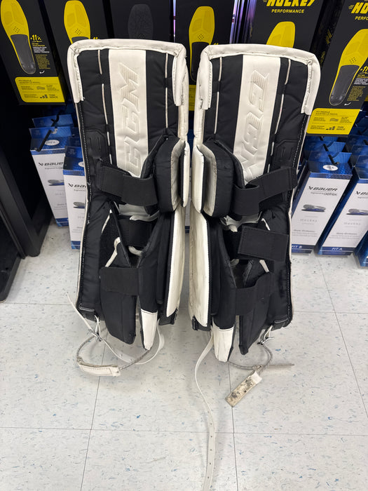 Used CCM Eflex 5.5 26+1” Goalie Leg Pads