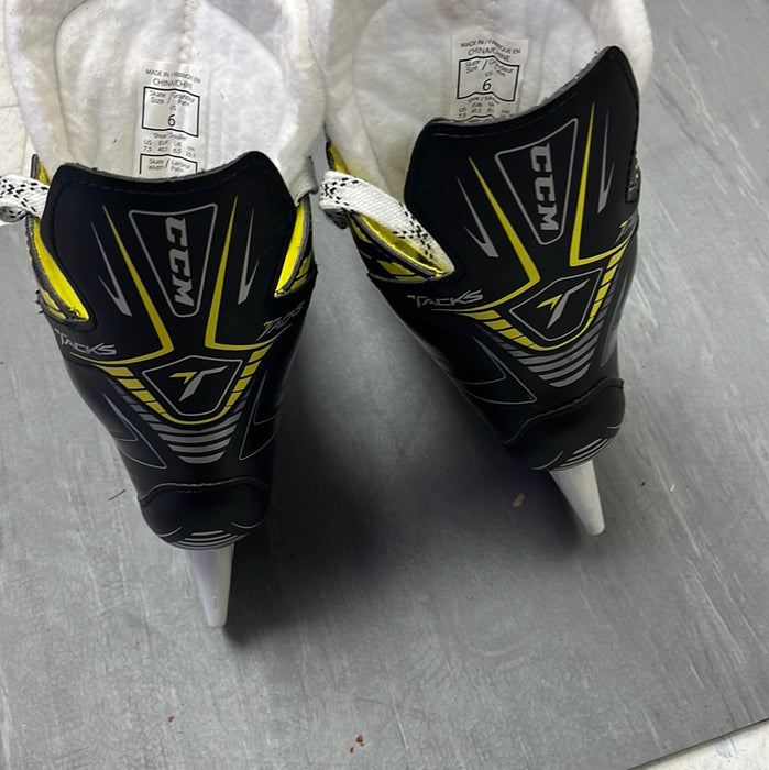 Used CCM Tacks A30 6D Player Skates