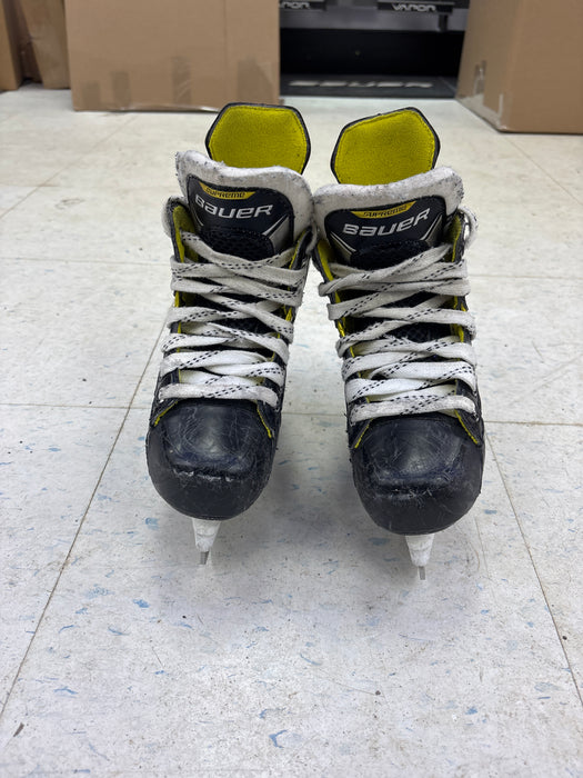 Used Bauer Supreme 3s Youth Size 12.5