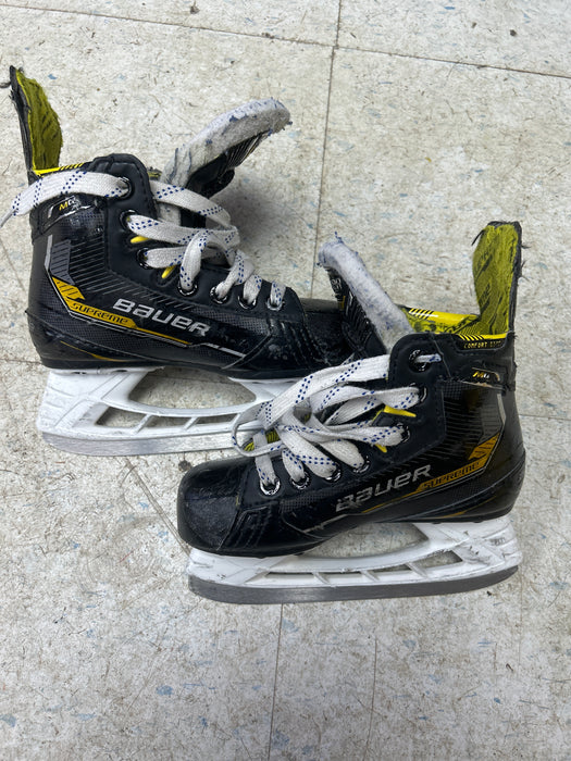Used Bauer Supreme M4 Player Skates 11.5Y