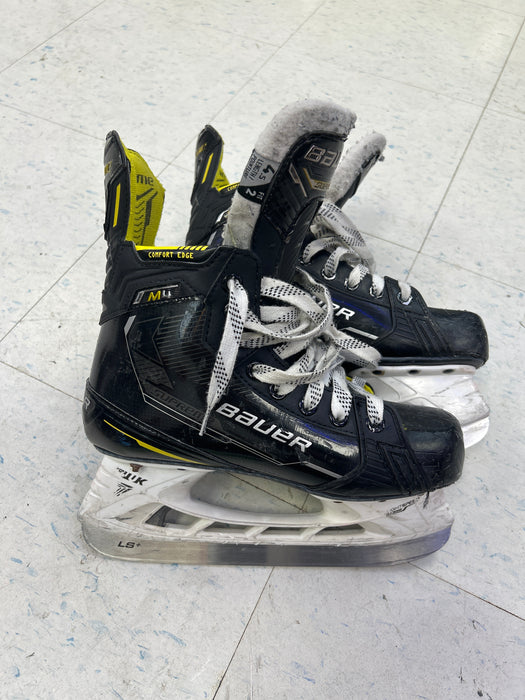 Used Bauer Supreme M4 4.5 Fit 2 Intermediate Player Skates