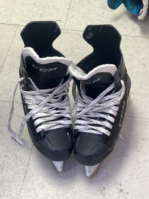 Used CCM RibCore Rib XT Size 4 Skates