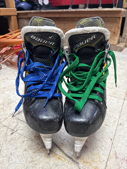 Used Bauer Supreme M40 Size 3.0D Skates