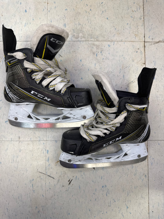 Used CCM Tacks 9060 3.0 Player Skates