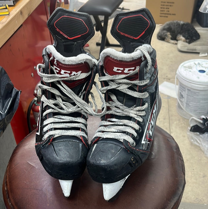 Used CCM JetSpeed FT2 Size 4 Player Skates