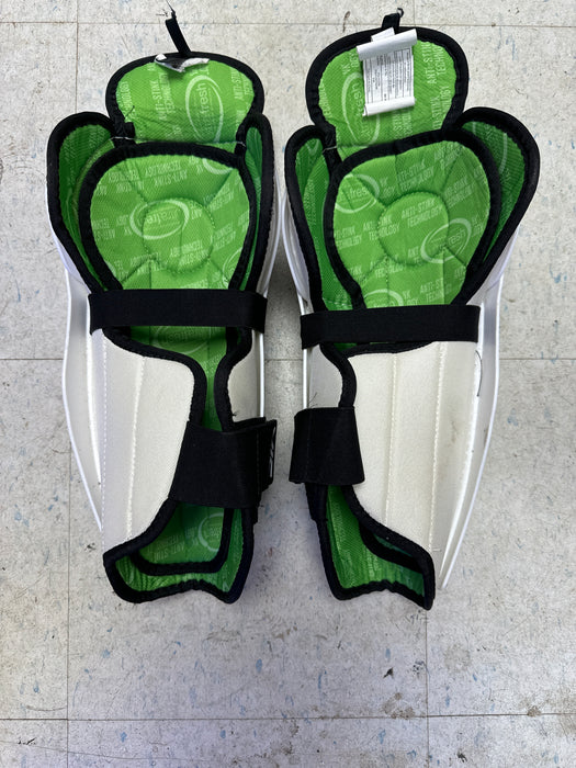 Used Vic CX2 11” Shin Guards