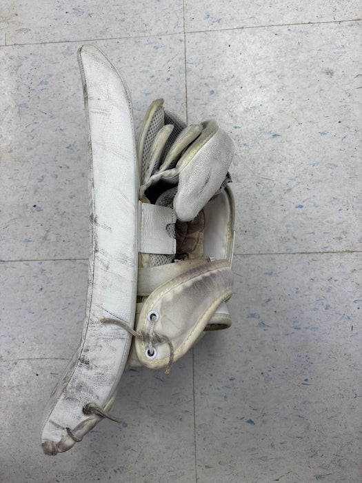 Used Brian’s Subzero 6.0 Regular Junior Glove Blocker Set