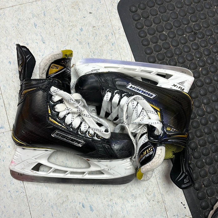 Used Bauer Supreme 2s Size 7.0 Skates
