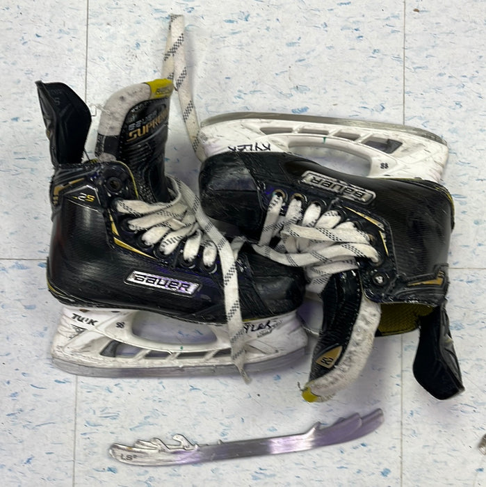 Used Bauer Supreme 2S Size 1.5 Player Skates w/ Extra Steel