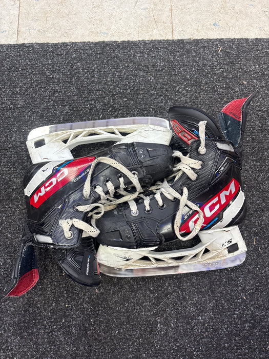 Used CCM JetSpeed Control Size 2.5R Skates