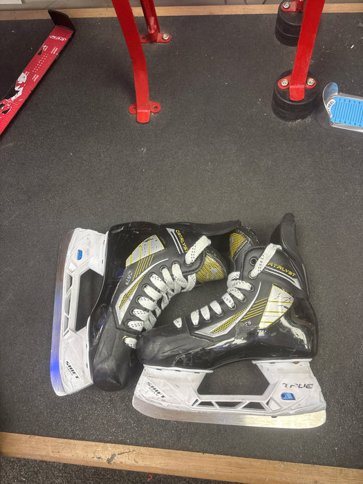 Used True Catalyst Cat 5 Skates Size 3.5 R