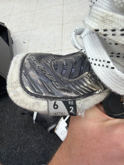 Used Bauer Shadow Size 6.0 Fit 2 Skates