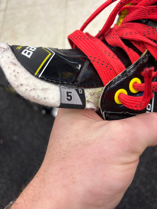 Used Bauer Supreme M30 Size 5.0D Skates