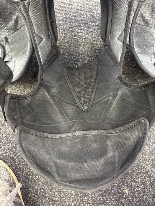 Used Bauer Supreme Mach Intermediate Medium Shoulder Pads