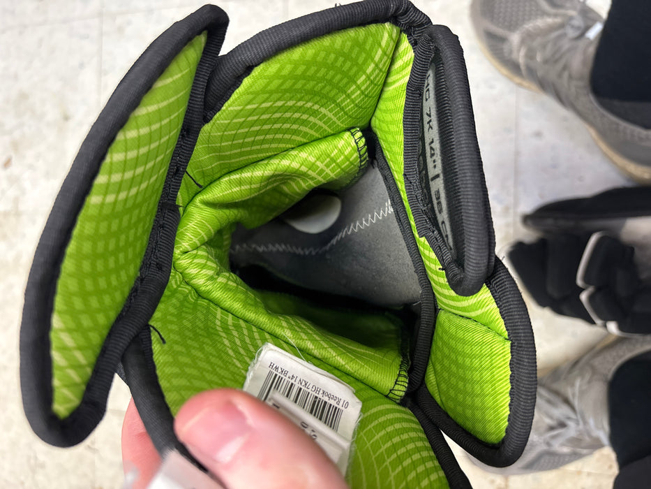 Used Reebok 7k 14” Gloves