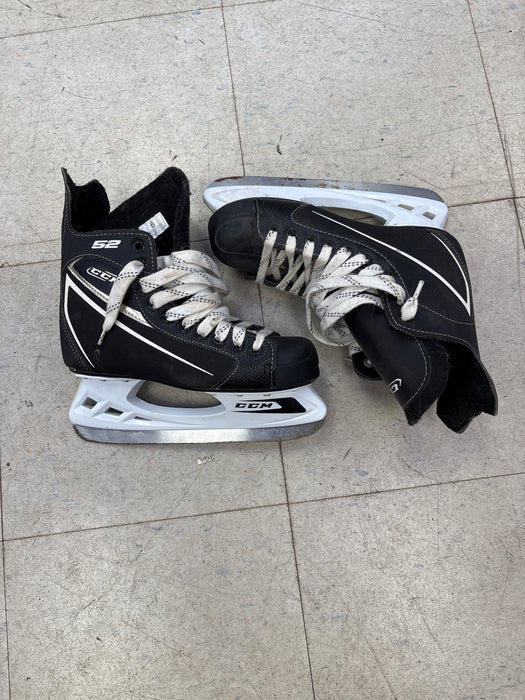 Used CCM 52 Size 6.0 Skate