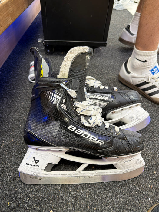 Used Bauer Vapor Hyperlite 2 Size 8.5 Fit 2 Skates