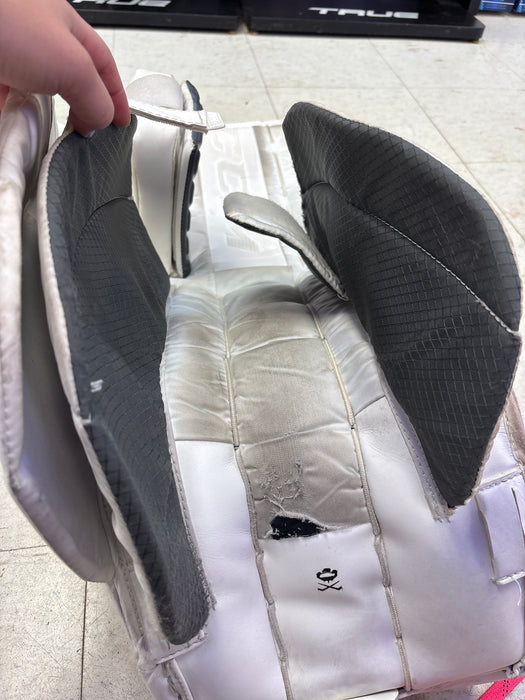 Used CCM EFlex 5.9 Intermediate 31"+1" Leg Pads