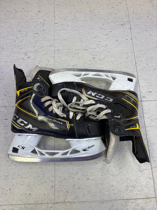 Used CCM Super Tacks 9370 Size 8.0D Skates