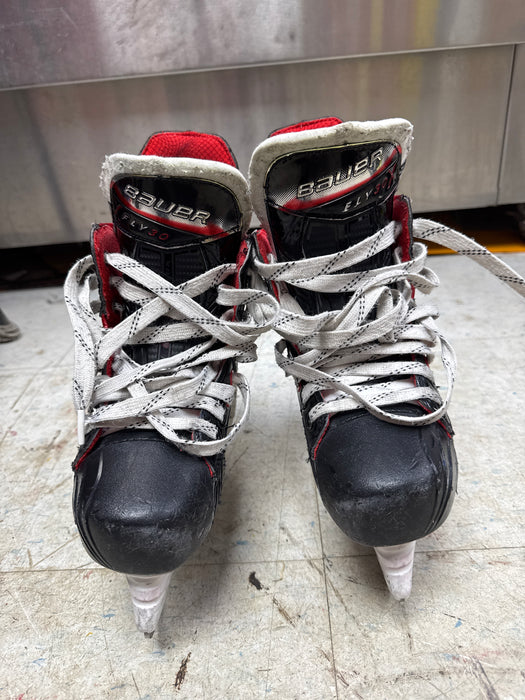 Used Bauer Vapor Fly30 Skates Size 2.5EE