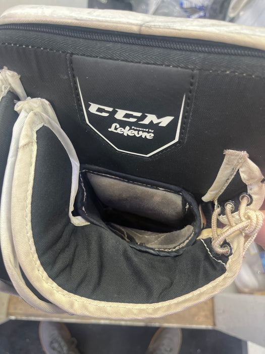 Used CCM E4.5 Junior Catcher and Blocker Set