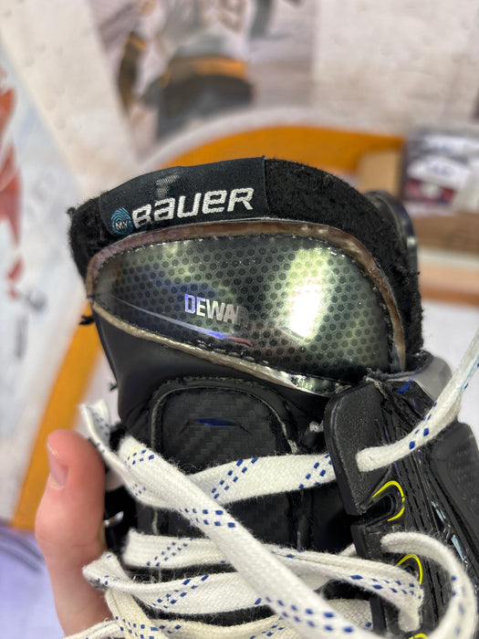 Used Bauer Hyperlite Size 9.0D Connor Dewar Skates