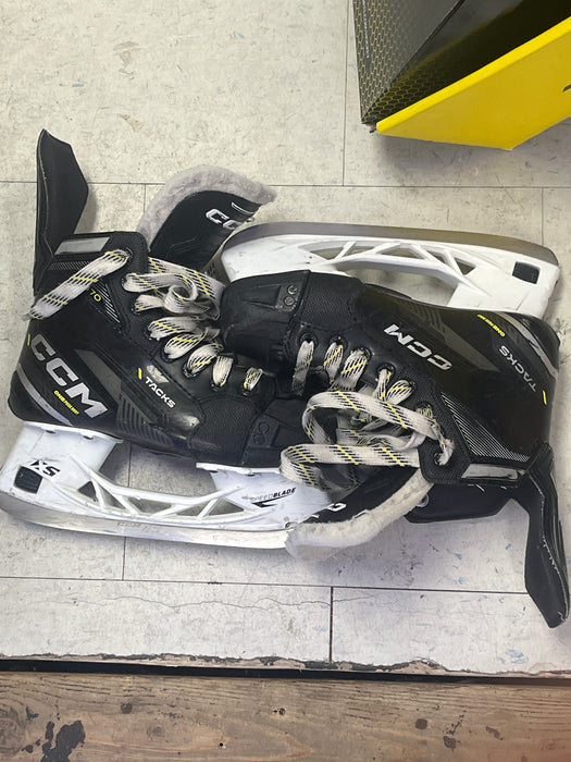 Used CCM Tacks AS570 Size 2.5 Skates