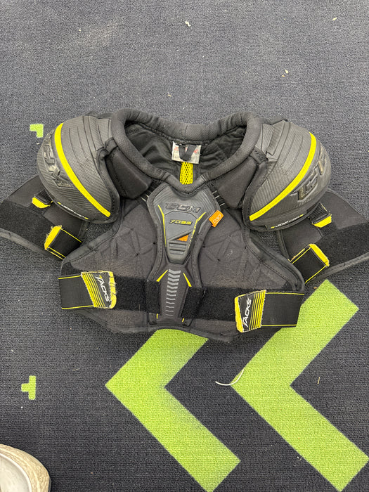 Used CCM 7093 Junior Small Shoulder Pads